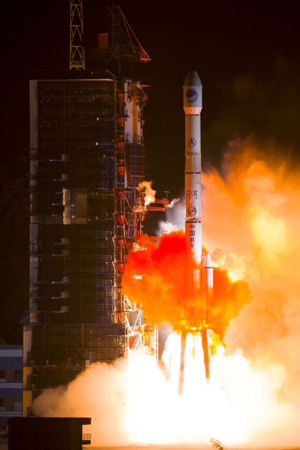 港媒關注中國北斗三號衛星升空:能探測建筑物晃動 抗衡GPS_《參考消息》官方網站